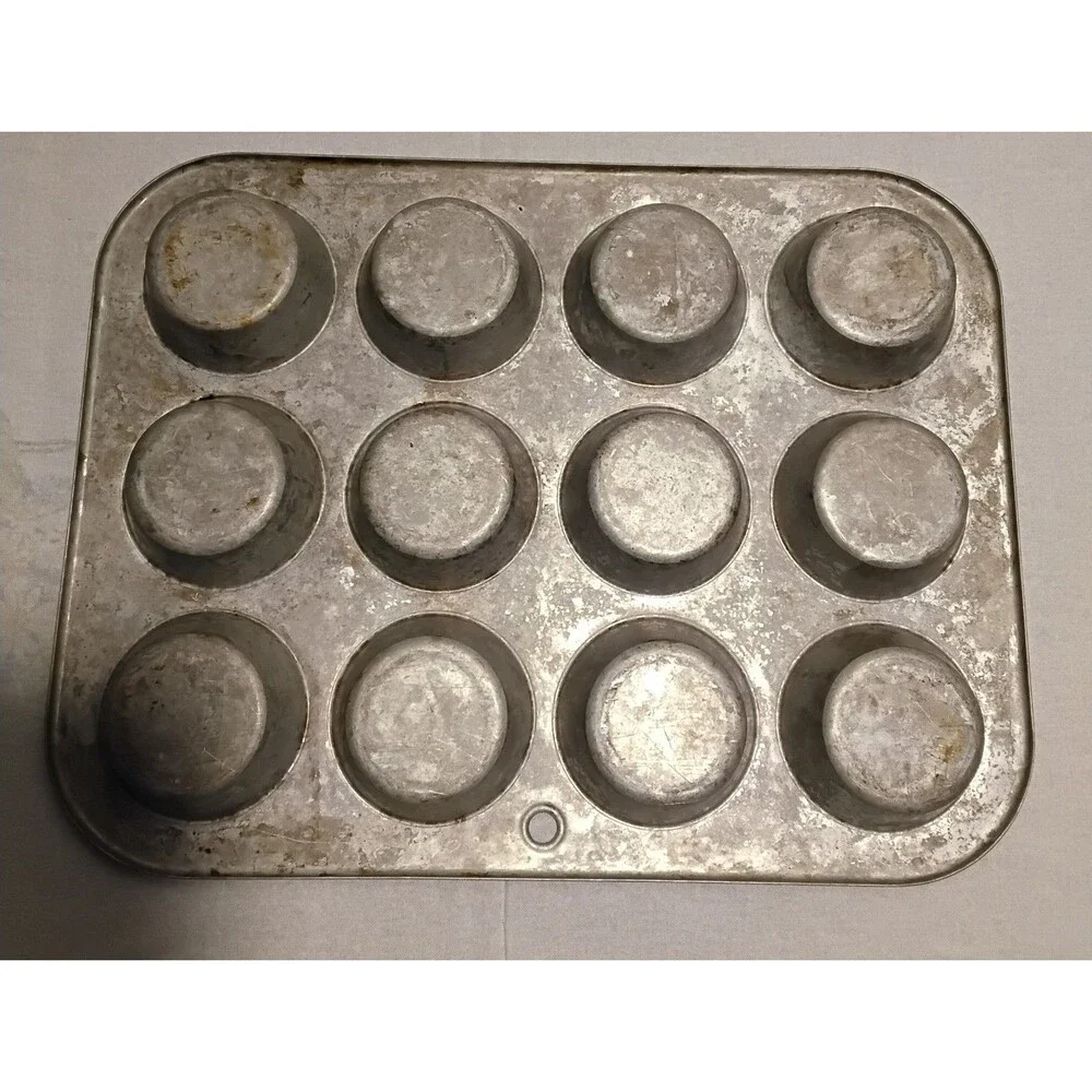Mirro aluminum cupcake